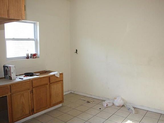Kitchen/Eating Area