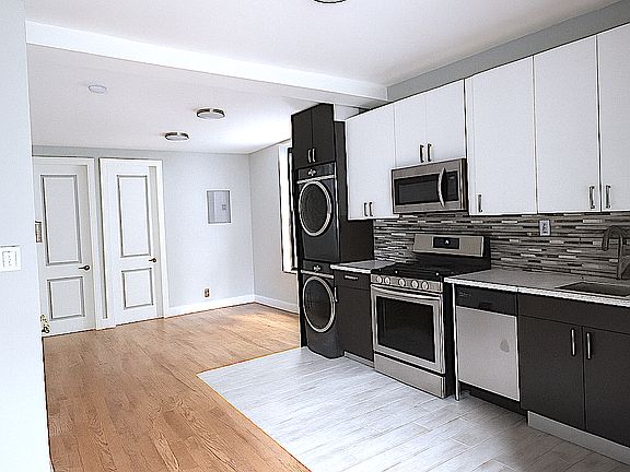 4th image of 621 Baltic St Floor 2