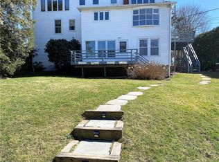 16 W Point Rd, Branford, CT 06405