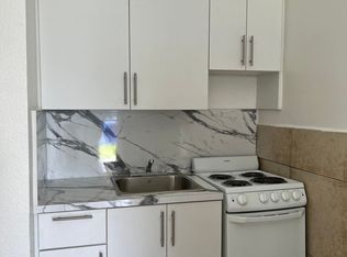 709 NE 5th St #11246179, Hallandale, FL 33009