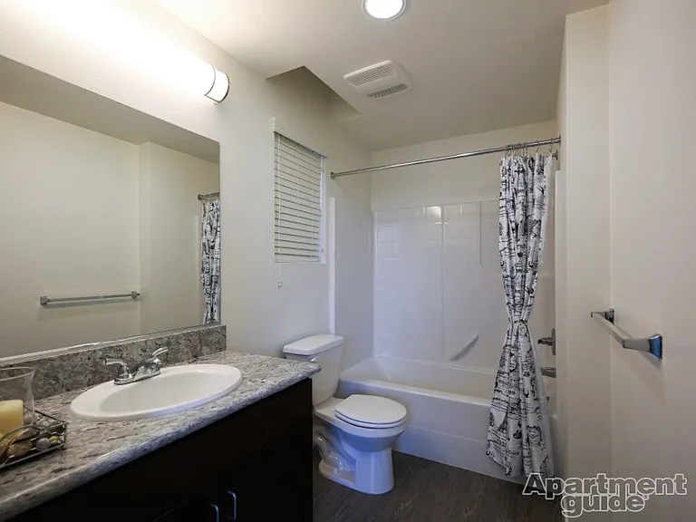 Bella Mare 6th street — Photo 14