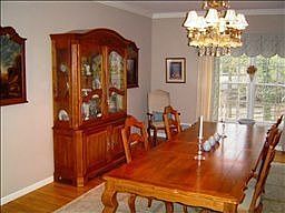 4th image of 115 Hill Pl