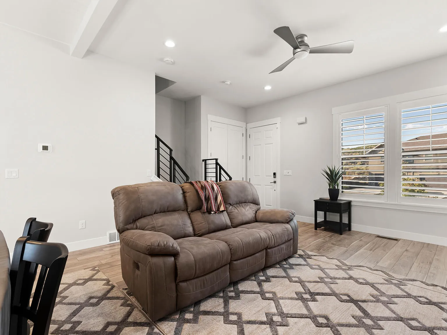 3 bed, 2.5 bath, 1600 sqft, $3,200 — Photo 4