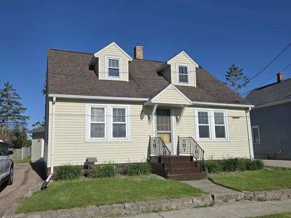 139 N 5th St, Hilbert, WI 54129