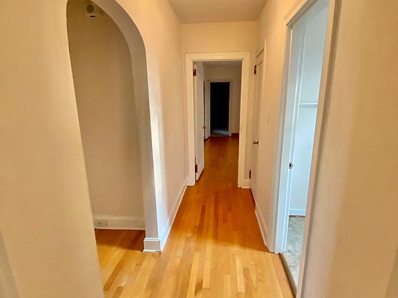 3rd image of 218 Forest Ave
