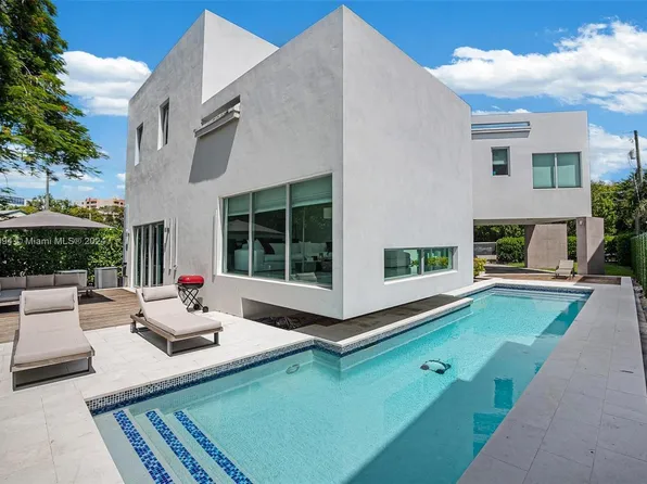 200 SW 32nd Rd, Miami, FL 33129