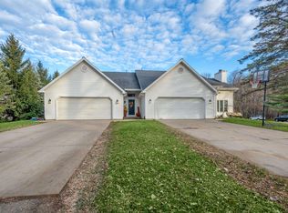 3270 Maple Grv, Suamico, WI 54173
