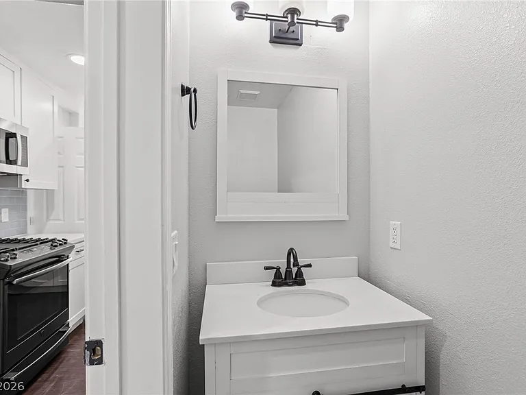 3910 Starfield Ln — Photo 16