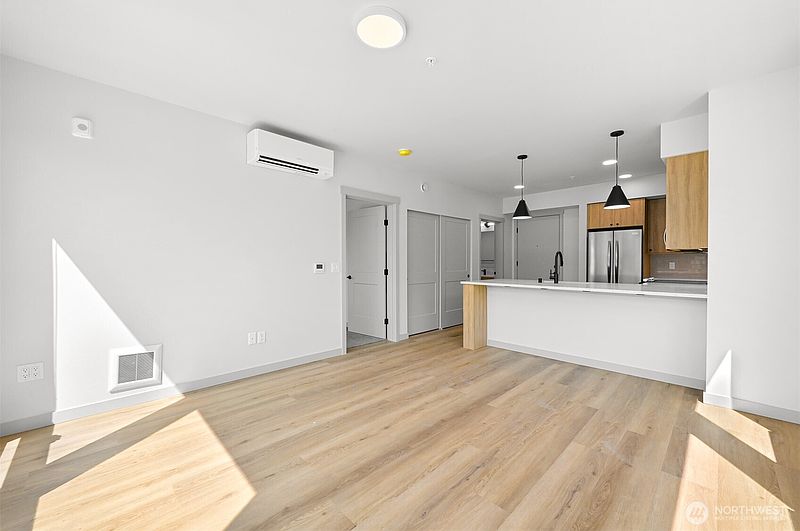 5th image of 820 N State Street #521
