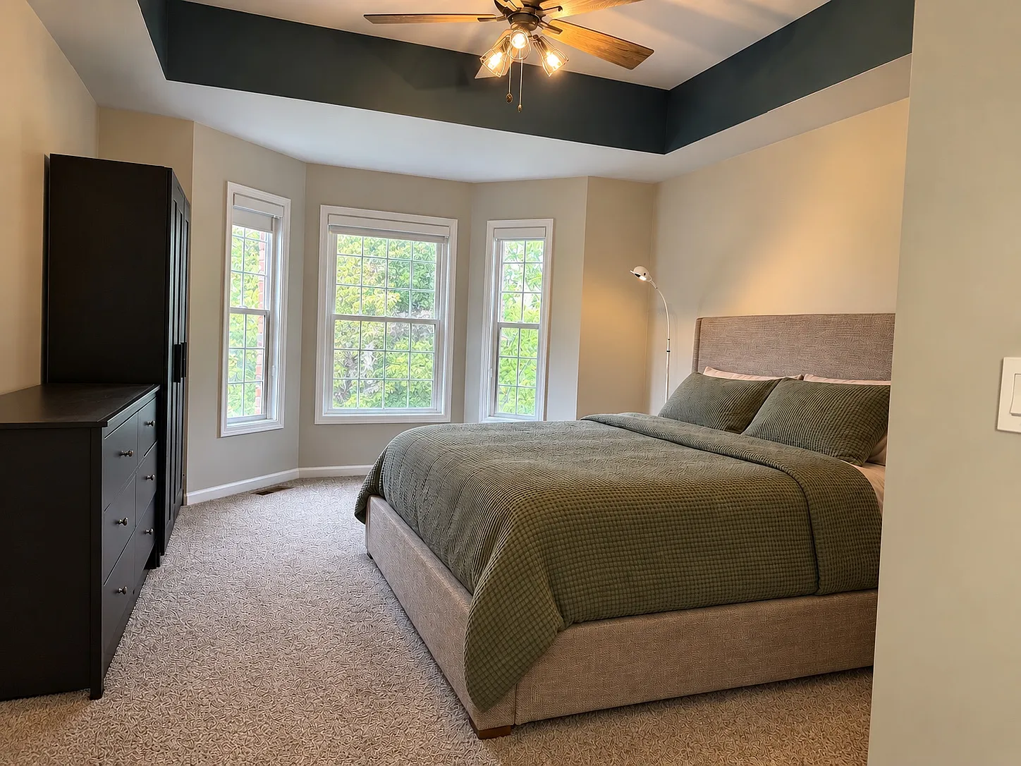 3 bed, 2100 sqft, $3,900 — Photo 4