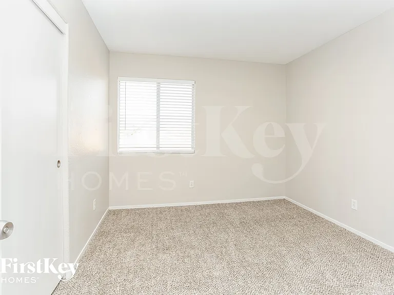 7833 Smokerise Ct — Photo 10