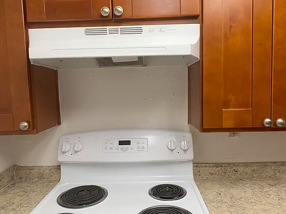 5th image of 3036 Amherst Dr #3036
