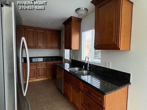4th image of 922 W 25th St #642-1