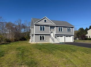 572 Wheelwright Rd, Barre, MA 01005