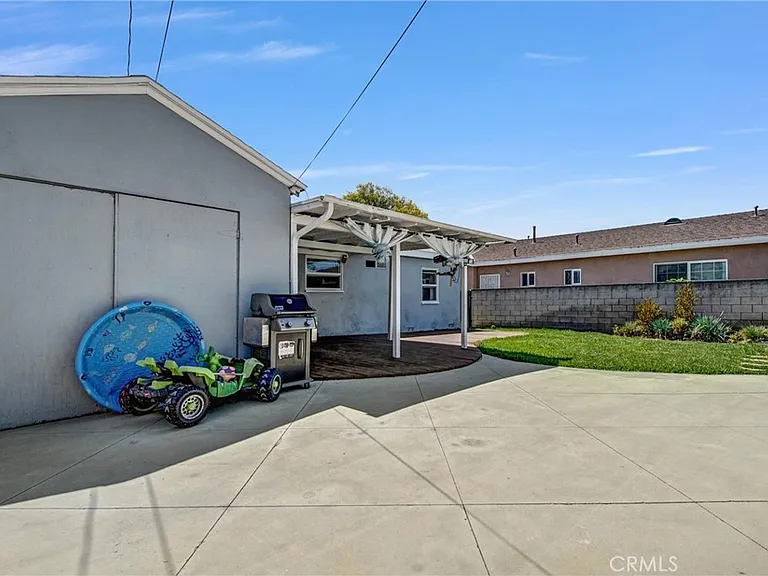 3663 Delta Ave — Photo 23
