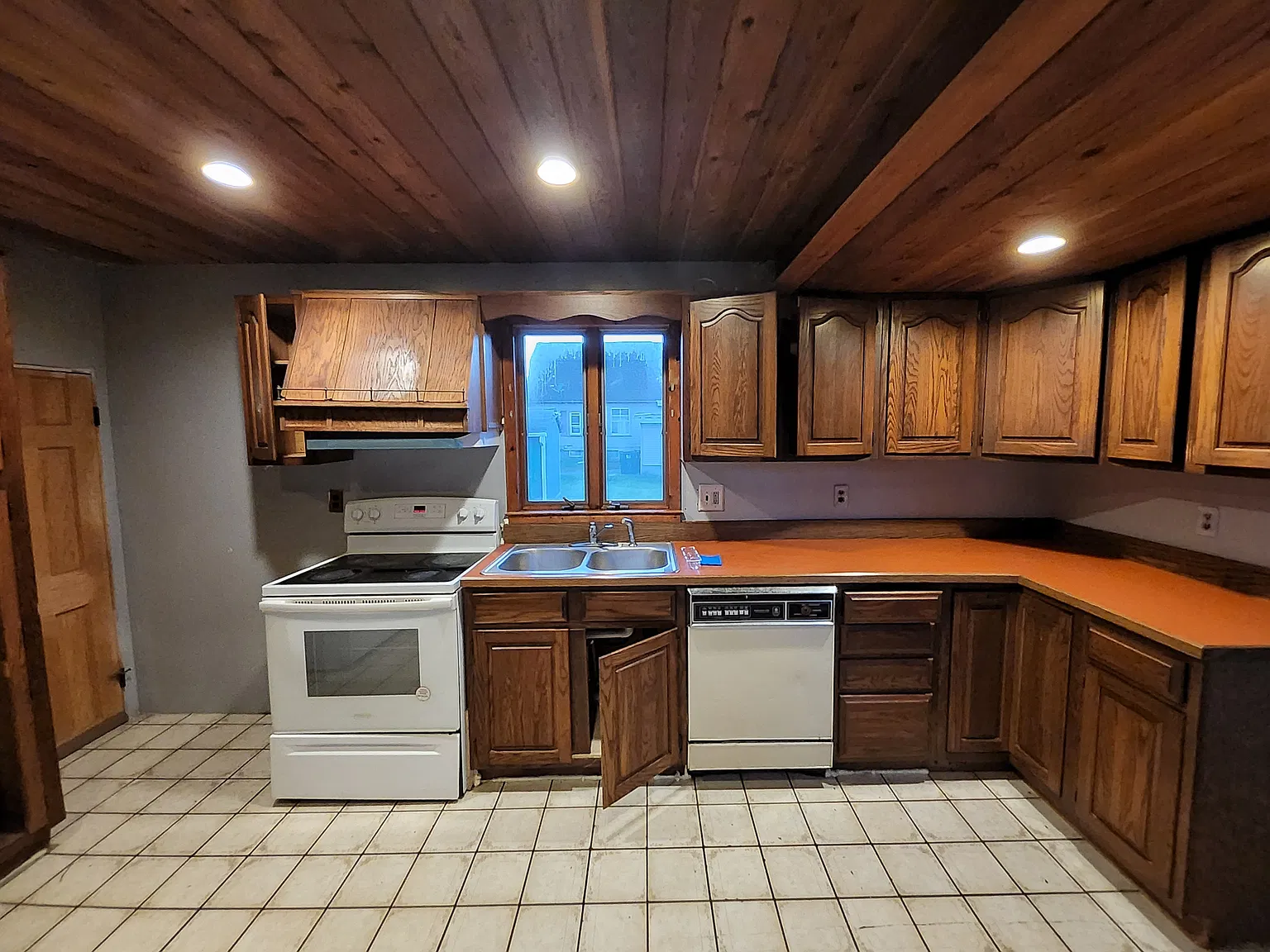 3 bed, 1506 sqft, $2,200 — Photo 3