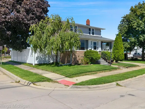 32730 Church St, Rockwood, MI 48173