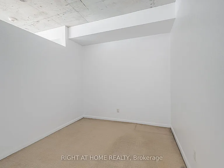 333 Adelaide St E #418 — Photo 17