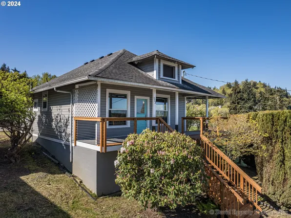 112 E C St, Rainier, OR 97048