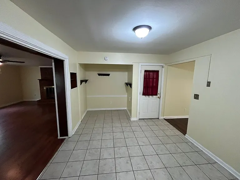 951 Celia Dr — Photo 3