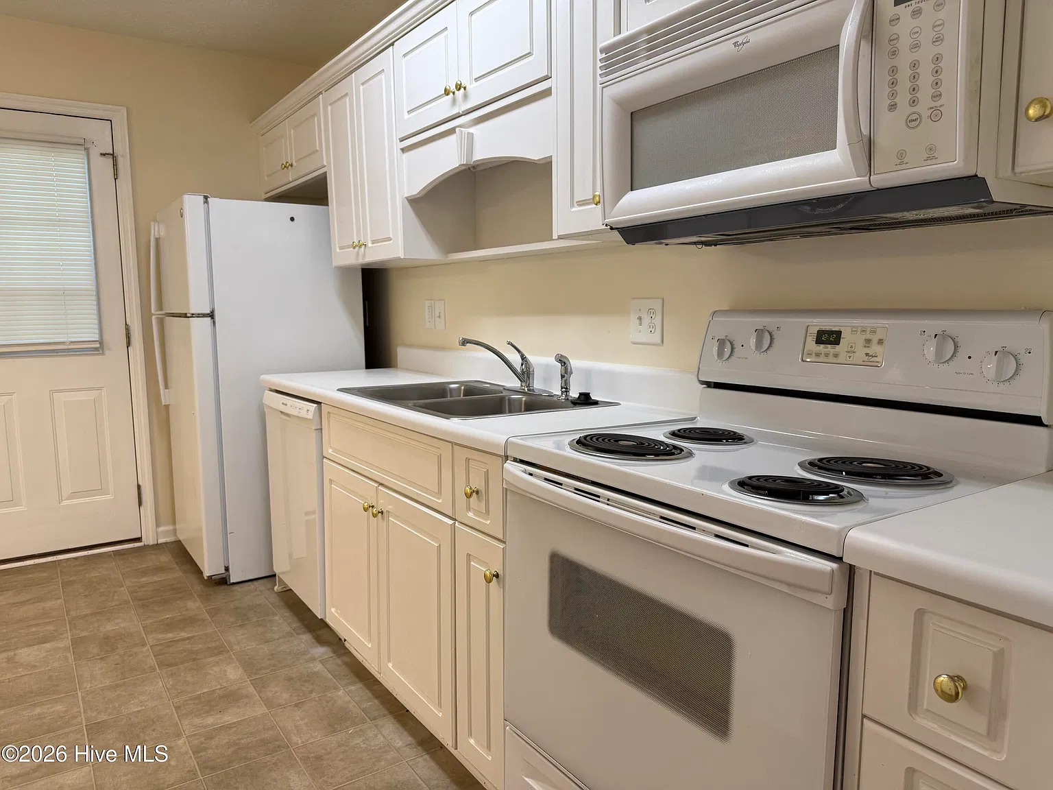 2 bed, 2.0 bath, 1092 sqft, $1,250 — Photo 4