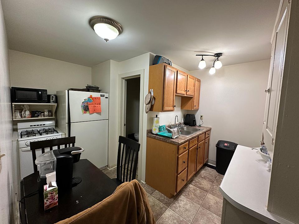 2nd image of 15 Tracey St APT 1