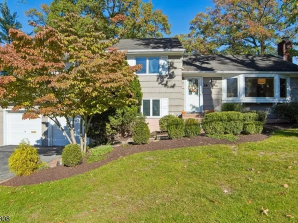 38 W Lawn Rd, Livingston Twp., NJ 07039