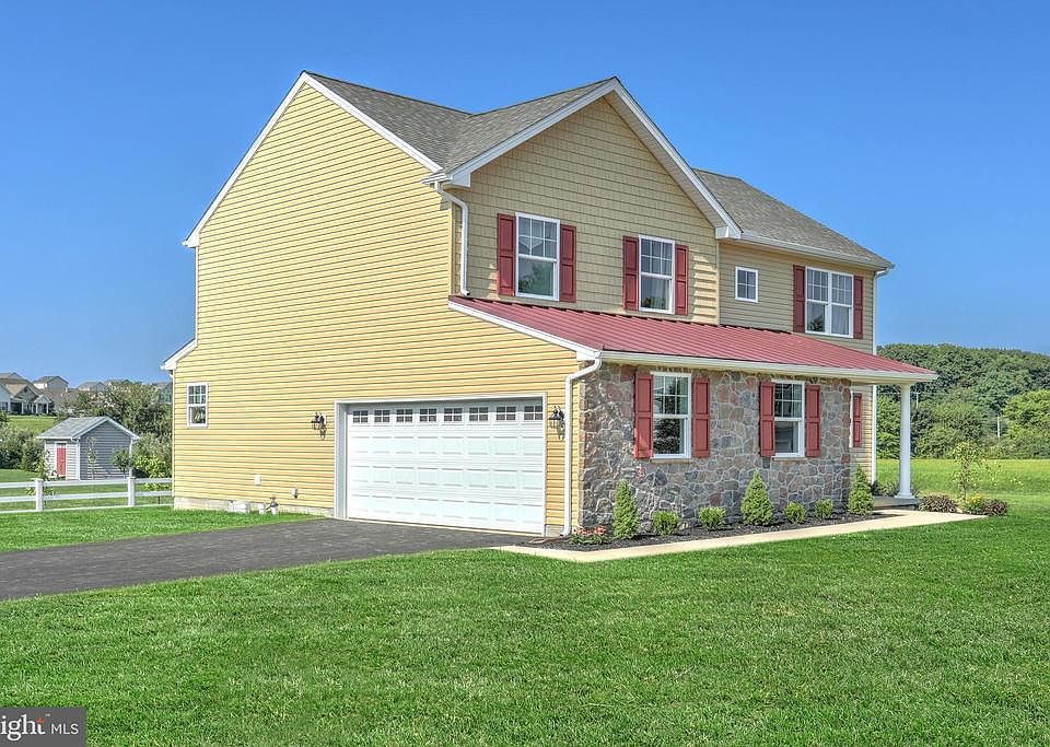 2nd image of 62 Farm Lane Cir