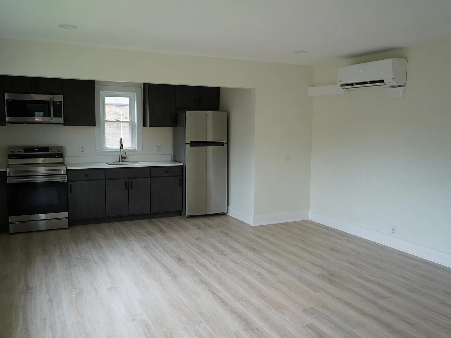 1 bed, 700 sqft, $1,150 — Photo 2