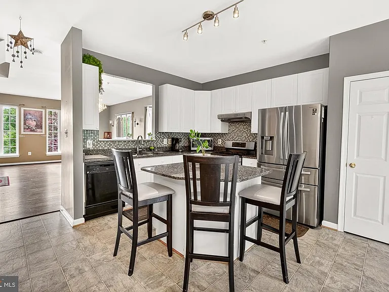 2572 Carrington Way — Photo 19