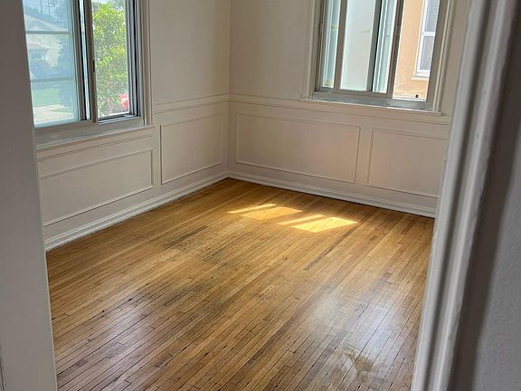 Dining room - Can also be used as a home office or small guest bedroom.