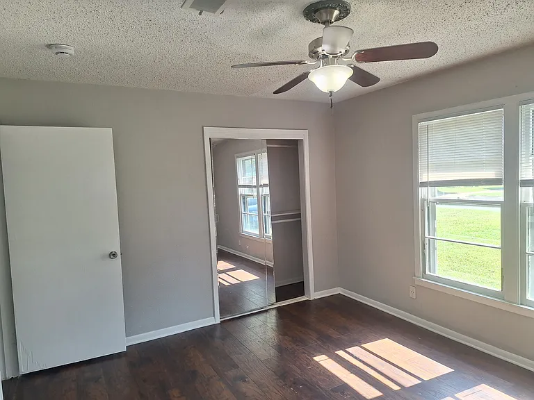 1225 Harrison Ln — Photo 16