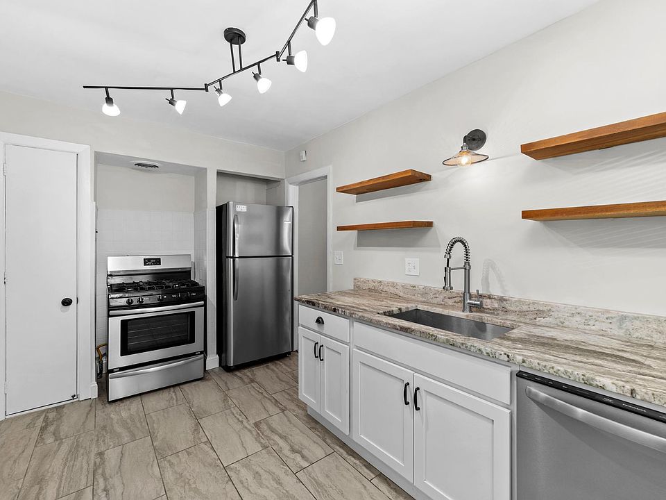 1st image of 16209 Madison Ave APT 2