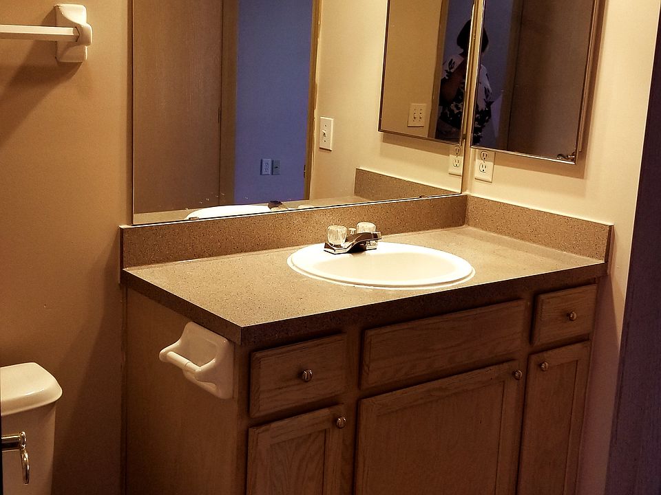 Full bath off master and hallway