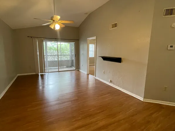2820 N Oakland Forest Dr APT 210, Fort Lauderdale, FL 33309