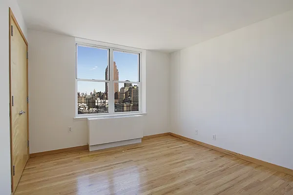 Rented by Corcoran | media 27