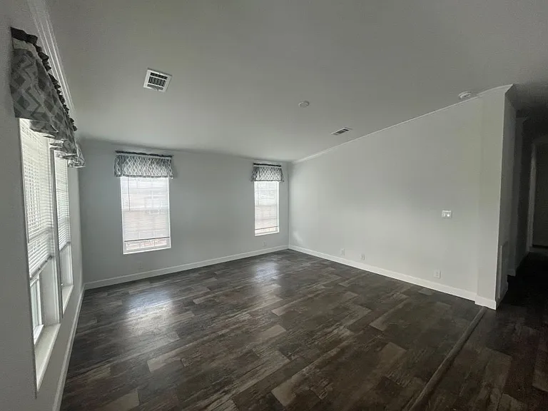 587 Leopard Ln #587 — Photo 4