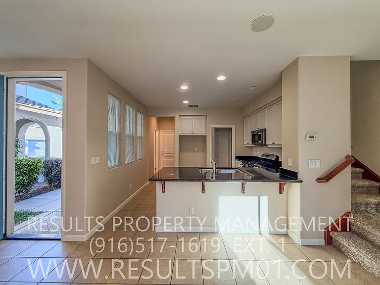 1177 Impressionist Loop — Photo 4