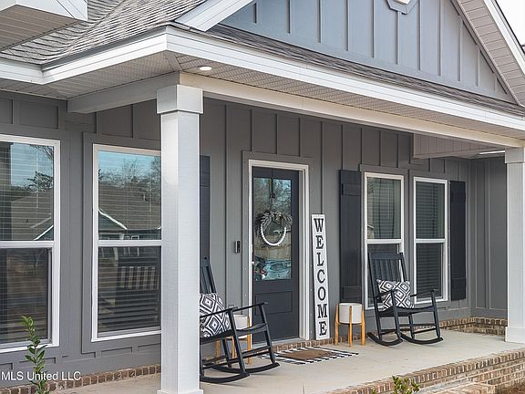 4th image of 19040 Harrington Cir