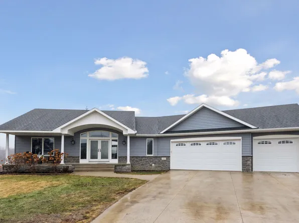 869 Yellowstone Trl, Waconia, MN 55387