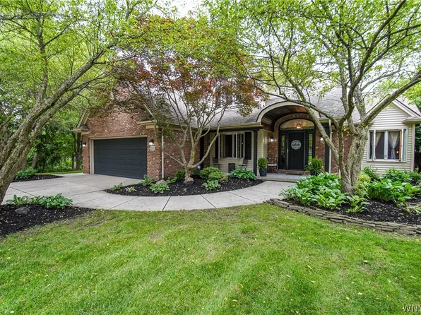 200 Hedgerow Dr, Orchard Park, NY 14127