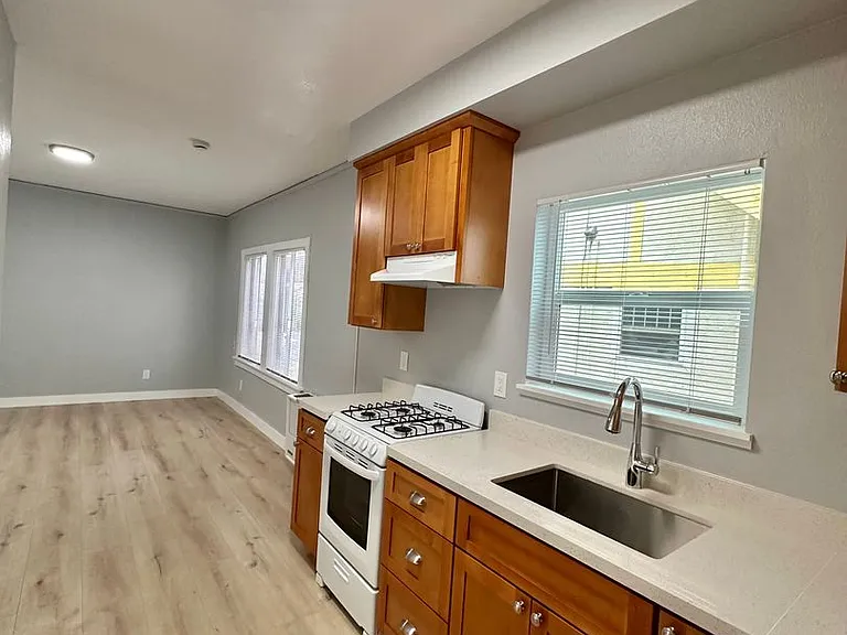 5416 Foothill Blvd — Photo 8