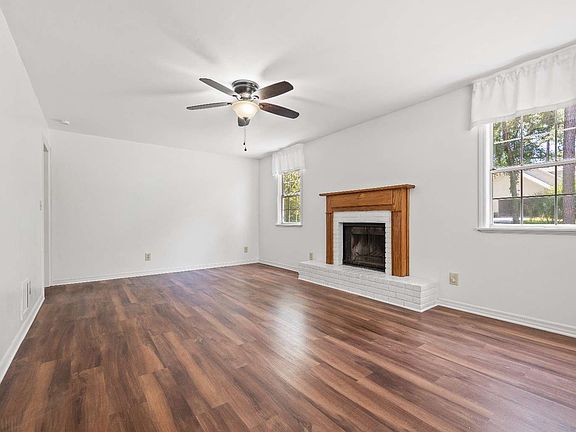 2nd image of 8832 141st Ln