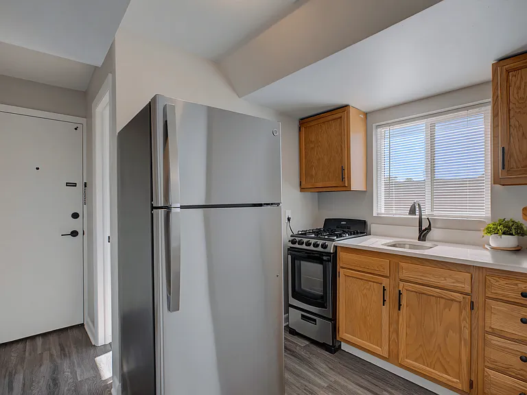 1030 N Washington St — Photo 46
