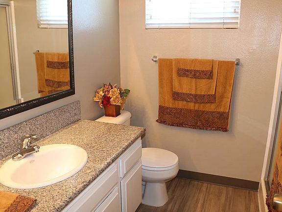 4th image of 315 E Broadway #2/2