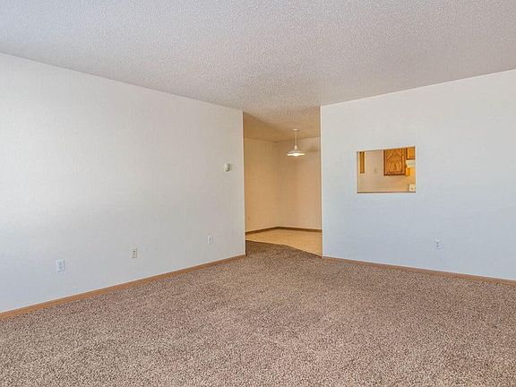 Fargo, ND Foxtail Townhomes | Living