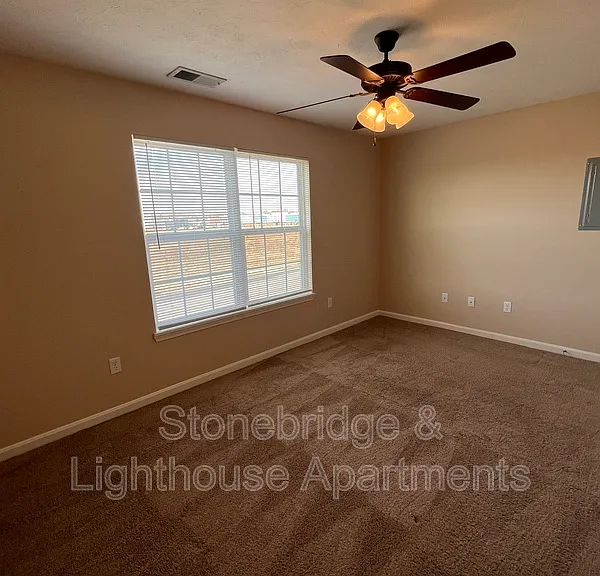 1101 Stonebench Cir — Photo 16