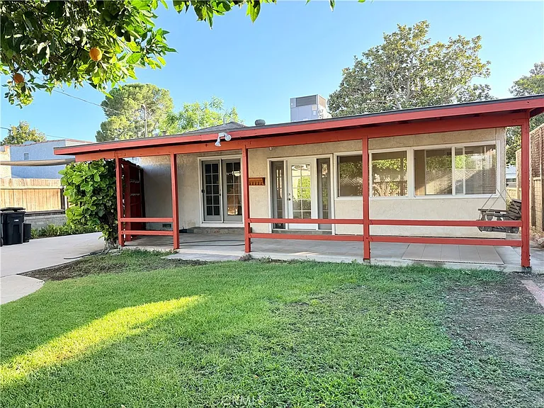 828 N Pass Ave — Photo 48
