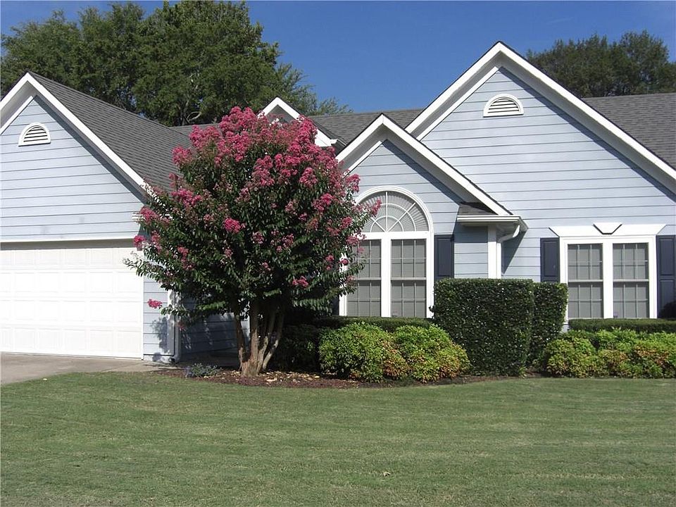 1st image of 320 Avalon Forest Dr