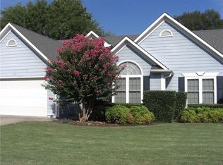 320 Avalon Forest Dr, Lawrenceville, GA 30044